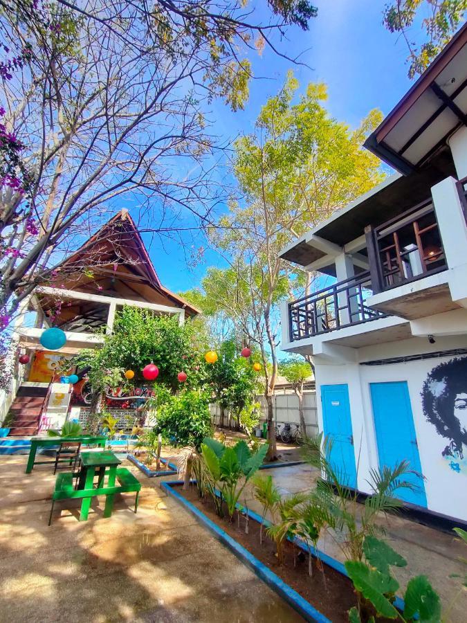 Gili Beach Bum Hostel Gili Trawangan Buitenkant foto