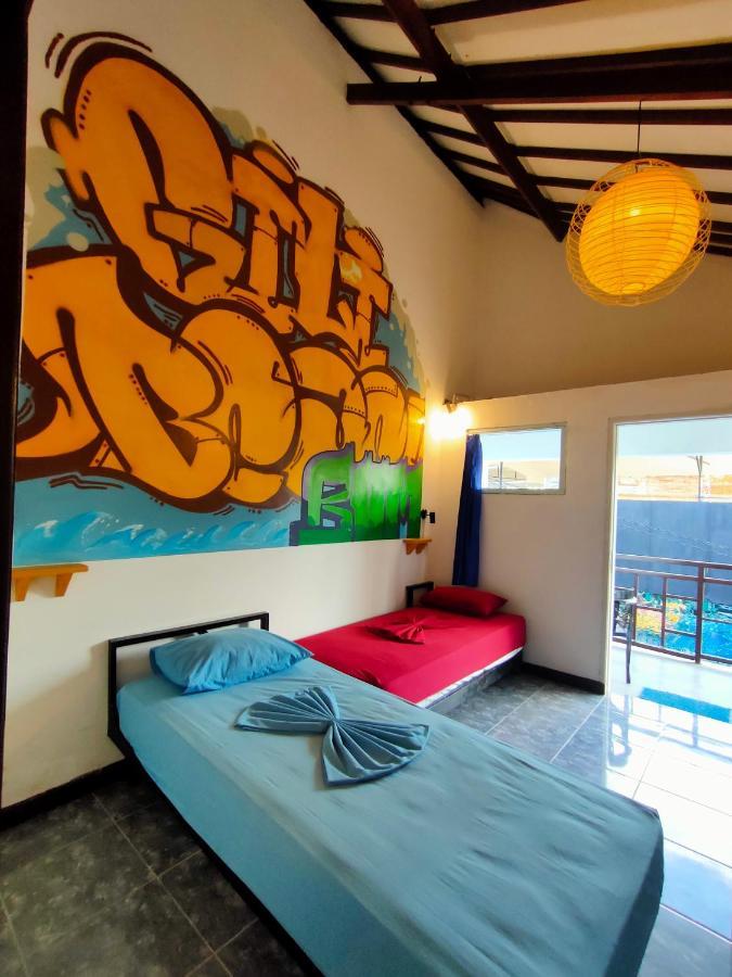 Gili Beach Bum Hostel Gili Trawangan Buitenkant foto